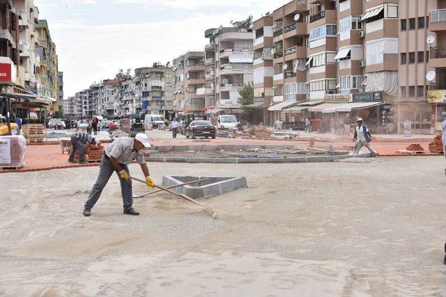 Atatürk Caddesi Modern Görünüme Kavuşuyor