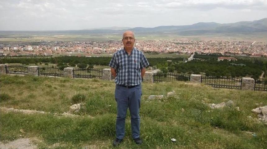 Emirdağlı Şair Ulvi Y&uuml;r&uuml;k&rsquo;ten &rsquo;emirdağ Şiirleri Antolojisi&rsquo;