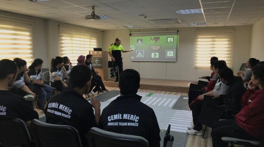 &Ouml;zel &Ouml;ğrencilere &ldquo;trafik G&uuml;venliği&rdquo; Eğitimi