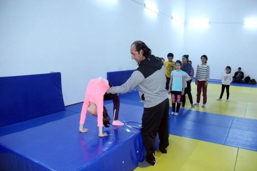 Edremit&rsquo;in Gen&ccedil;leri Boulder Ve Squash İle Tanıştı