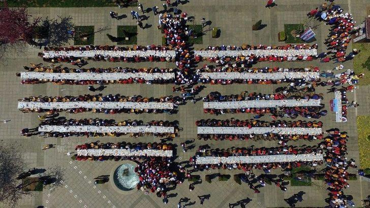 Trabzonspor Ve Kayserisporlu Taraftarlar Yemekte Buluştu G1