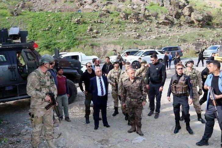 Vali Toprak Askeri Kontrol Noktasını Ziyaret Etti G4