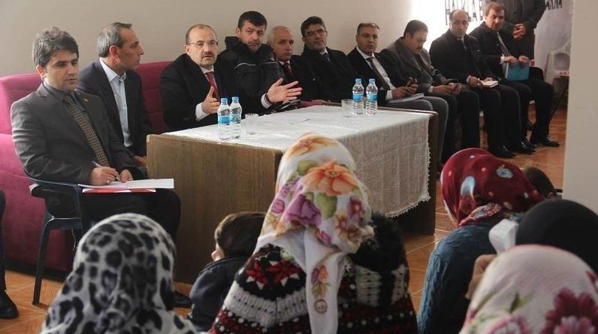 Vali Ustaoğlu, Mahalle Halkıyla Bir Araya Geldi