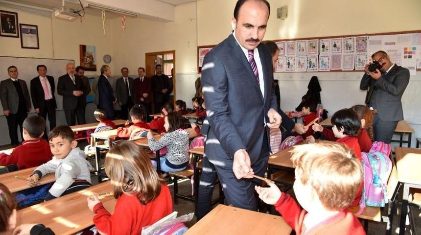 Konya&rsquo;da &Ouml;ğrenciler Doğa Ve Temizlik İ&ccedil;in Y&uuml;r&uuml;d&uuml;