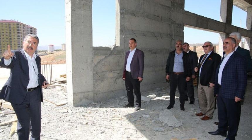 Ayyıldız Cami&rsquo;nde &Ccedil;alışmalar S&uuml;r&uuml;yor