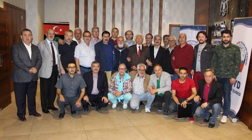 Tsyd Konya Şubesi &Uuml;yeleri İftarda Buluştu