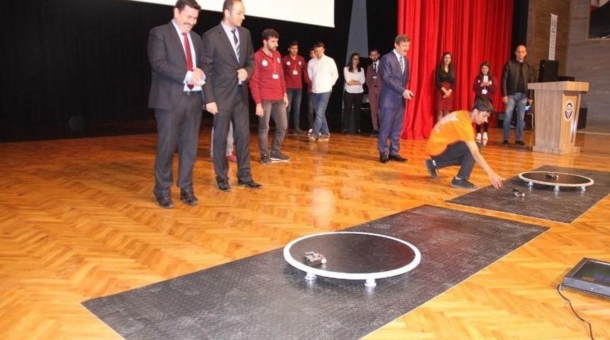 Erzincan &Uuml;niversitesi&rsquo;nde Robotlar Yarıştı