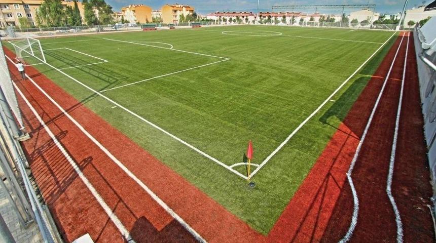 B&uuml;y&uuml;kşehir&rsquo;den Kandıra&rsquo;nın 4 K&ouml;y&uuml;ne 4 Futbol Sahası