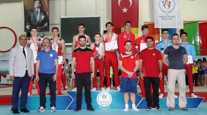 Artistik Cimnastik T&uuml;rkiye Şampiyonası Mersin&rsquo;de Başladı