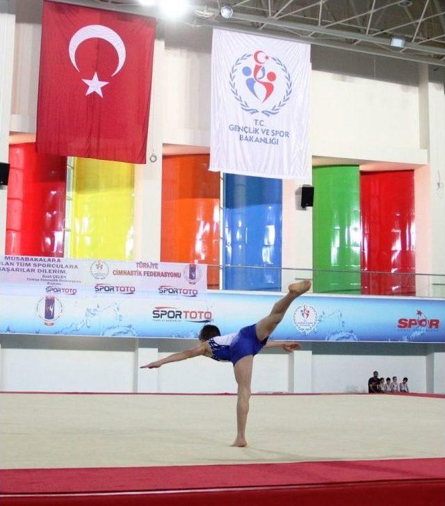 Artistik Cimnastik T&uuml;rkiye Şampiyonası Mersin&rsquo;de Başladı 1
