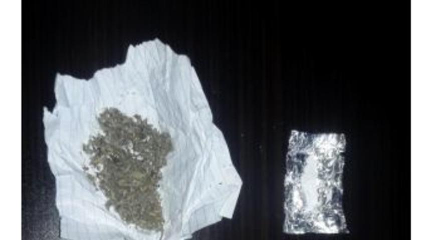 Takip Edilen Ara&ccedil;tan Uyuşturucu Madde Ele Ge&ccedil;irildi