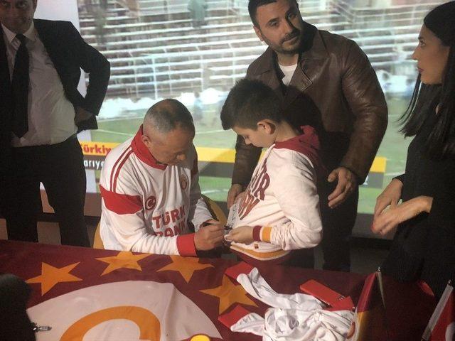 Cevad Prekazi, Galatasaraylı Taraftarlarla Buluştu 1