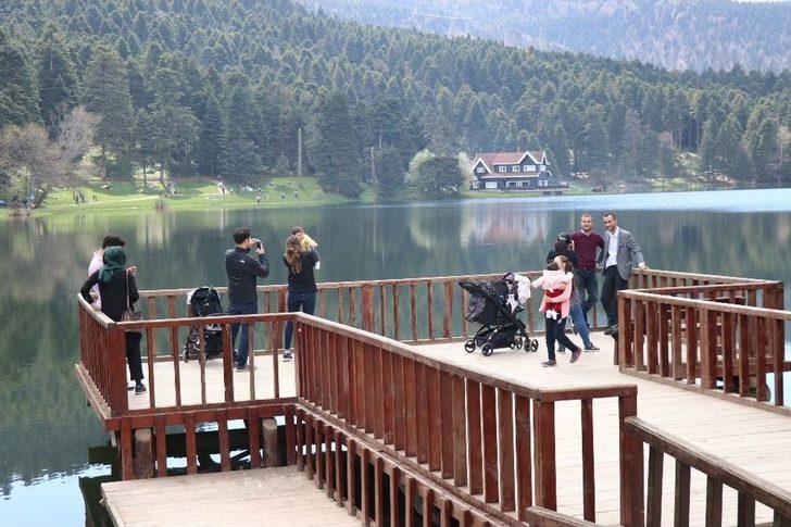 Havaların Isınmasıyla Gölcük’e Tatilci Akını Yaşandı G2