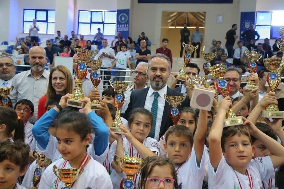 Okul Sporları&rsquo;nda &Ouml;d&uuml;l Heyecanı