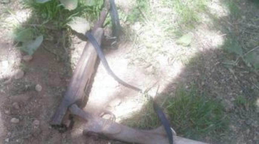 Tüfekle Oynayan Çocuk Kendini Vurdu