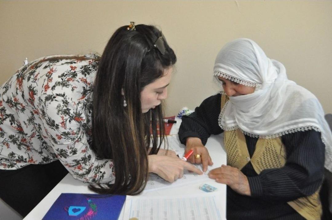 Hayatlarında İlk Kez Kalem Tuttular