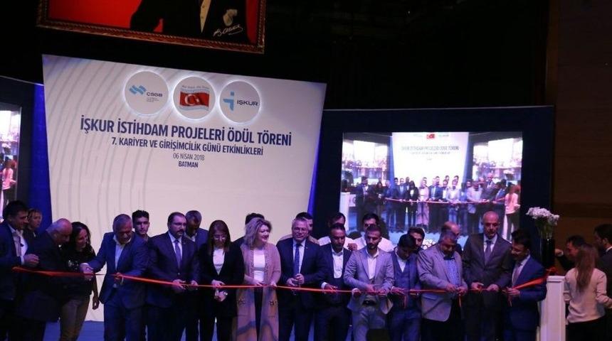 Aksoy, İstihdam Ödül Törenine Katıldı