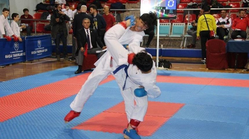 Karate Grup Müsabakaları Düzce’de Başladı