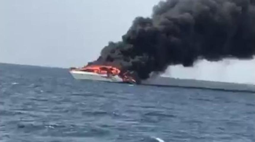 Yat Yangınında Kurtarılan Baba Ve Oğlu Didim&rsquo;e G&ouml;t&uuml;r&uuml;ld&uuml;