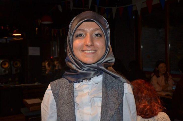 Yaşayan Kütüphanede Konuşmak Serbest G1