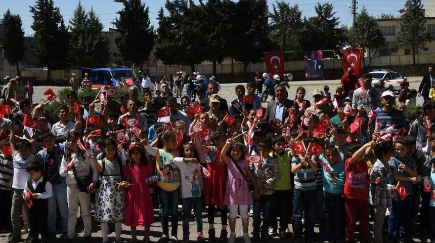 Jandarma Sayesinde 378 &Ouml;ğrenci Şehri İlk Kez G&ouml;rd&uuml;