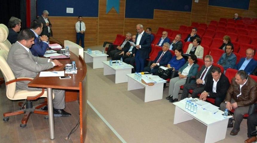 Aliağa Belediyesi&rsquo;nin 2017 Yılı Faaliyet Raporu Yeterli G&ouml;r&uuml;ld&uuml;