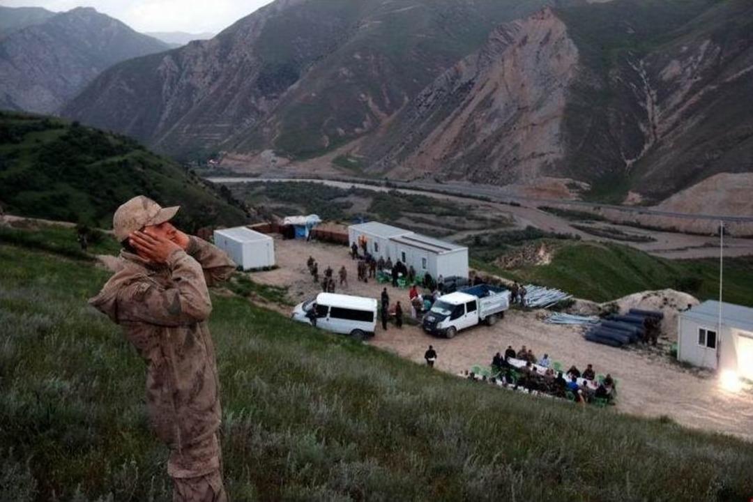 Vali Toprak, İftarını 1565 Rakımda Mehmet&ccedil;ikle Yaptı