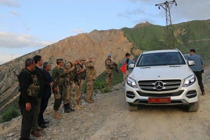 Vali Toprak, İftarını 1565 Rakımda Mehmetçikle Yaptı G1