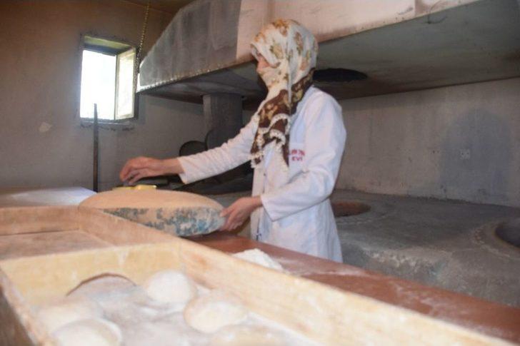 Karı-koca Sırt Sırta Verdi, Ekmeklerini Ekmekten Çıkarttı G2