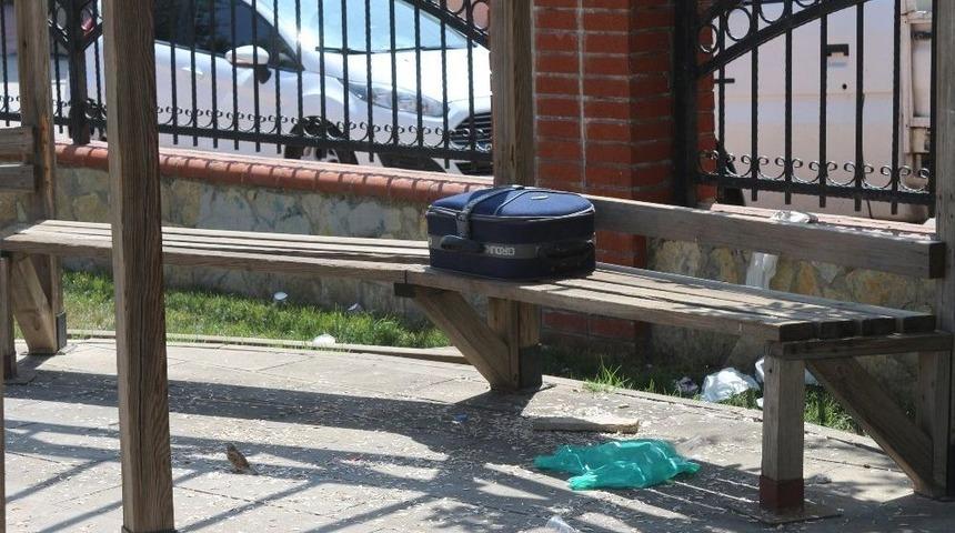 Parkta Ş&uuml;pheli Valiz Paniği