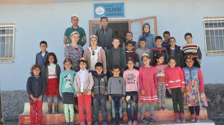 Erciş&rsquo;te &ldquo;101 Okul 101 K&uuml;t&uuml;phane Projesi&rdquo;