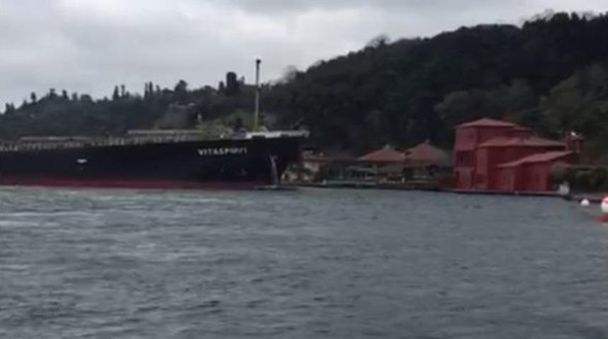 D&uuml;meni Kilitlenen Geminin Tarihi Yalıya &Ccedil;arpma Anı