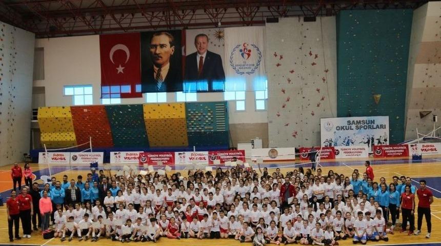 Fabrika Voleybol Şenliği