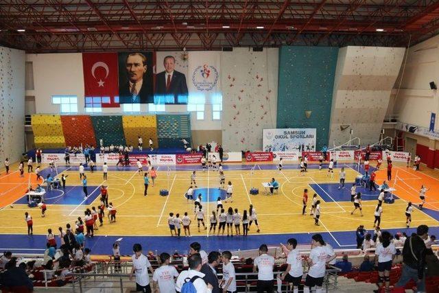 Fabrika Voleybol Şenliği