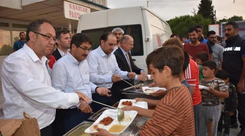 Ak Partili Baybatur Ve Başkan &Ccedil;elik Selimşahlar İftarına Katıldı