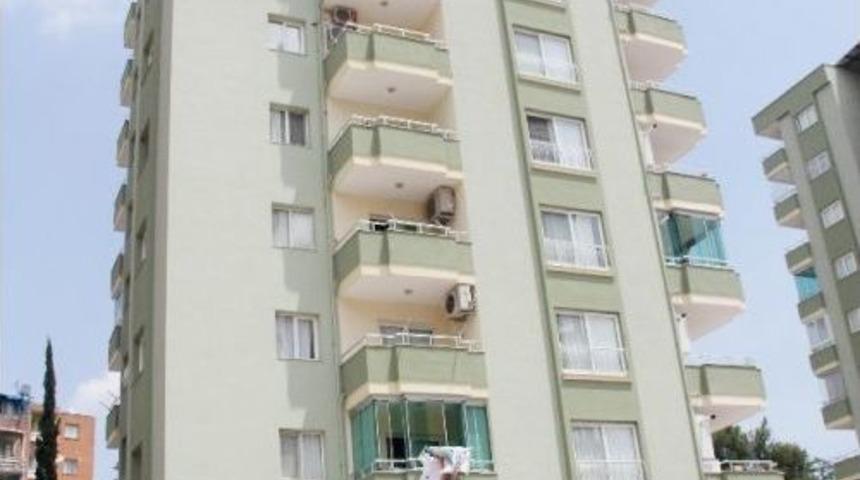 Boşanmak İsteyen Eşini, Kızının G&ouml;z&uuml; &Ouml;n&uuml;nde &Ouml;ld&uuml;rd&uuml;