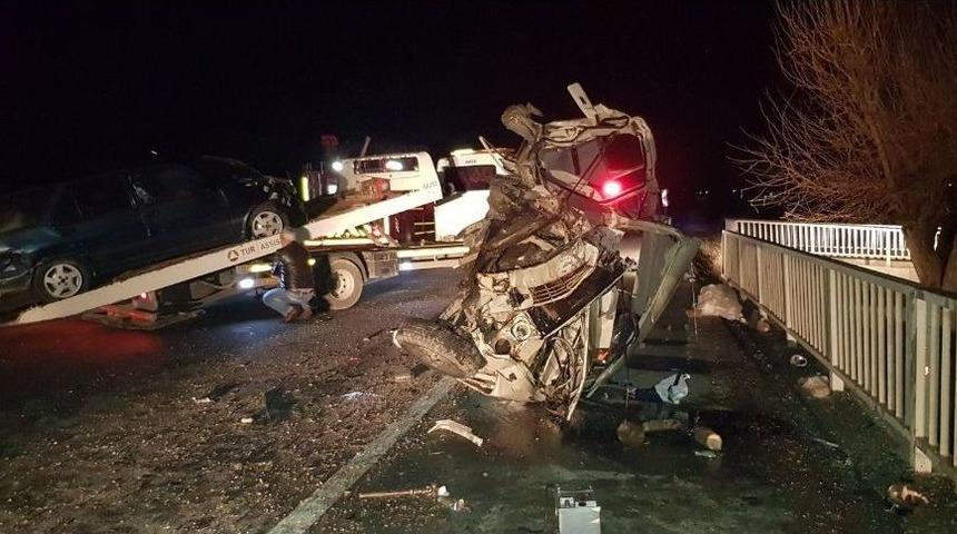 Gediz&rsquo;deki Trafik Kazasında Ağır Yaralanan Şahıs Hastanede Hayatını Kaybetti