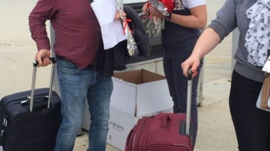 Hollandalı Turistleri Taşıyan İlk U&ccedil;ak Dalaman&rsquo;a İndi