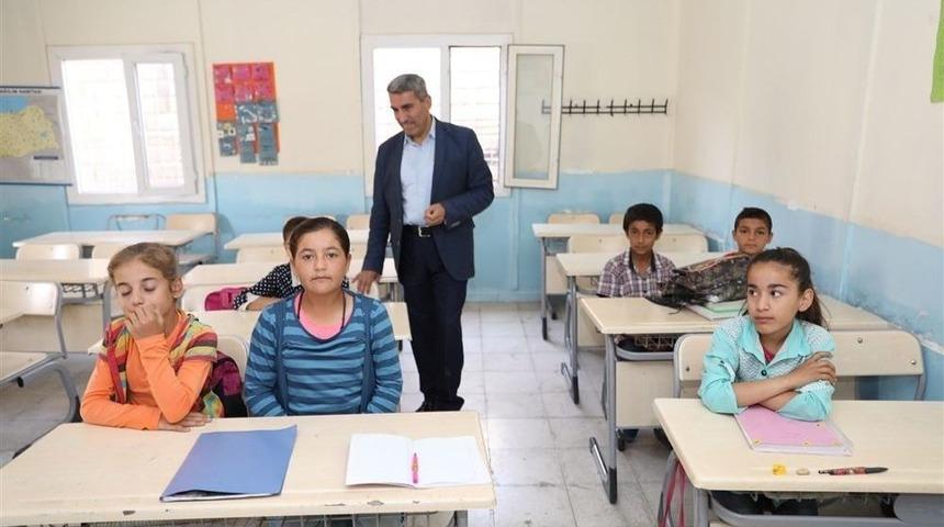 Mardin Milli Eğitim M&uuml;d&uuml;r&uuml; Sarı Kırsaldaki &Ouml;ğrencilerle Bir Araya Geldi