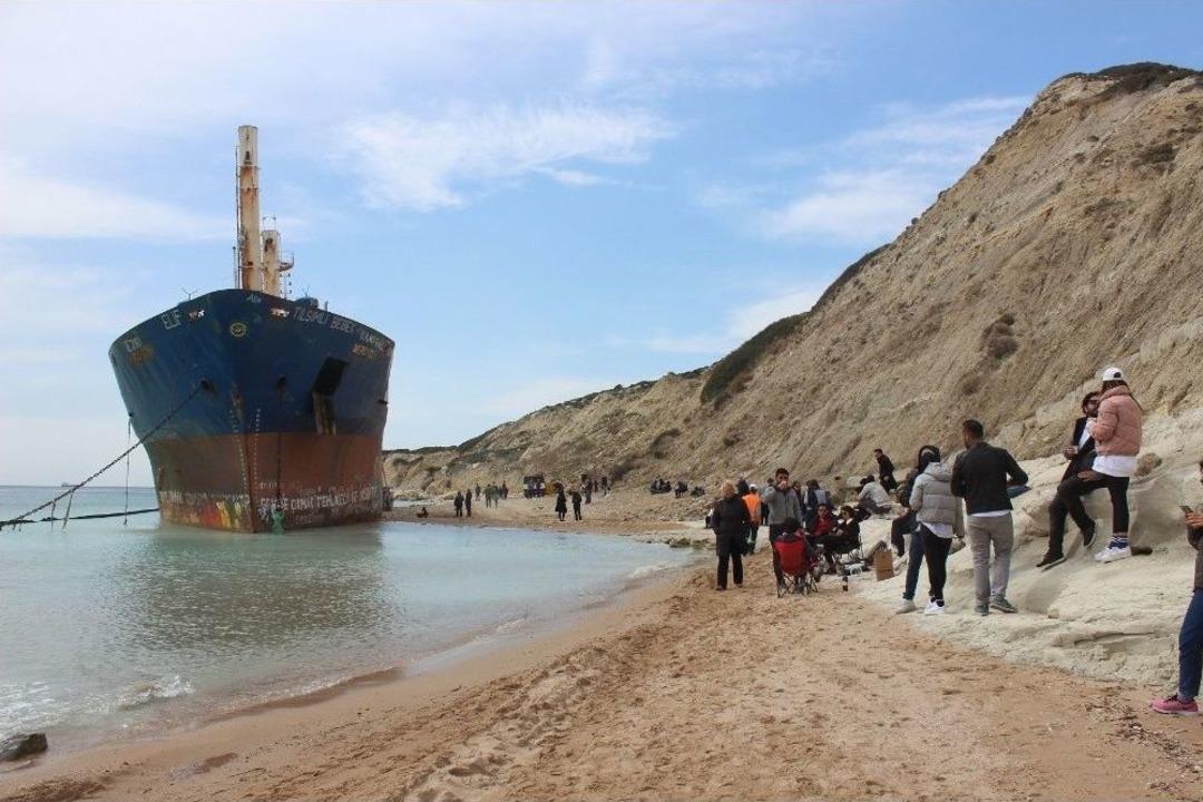 Karaya Oturan &rsquo;mercy God&rsquo; Gemisi İ&ccedil;in Veda Partisi