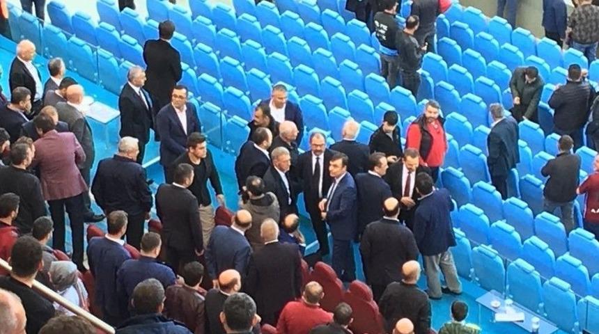 Muharrem Usta G&ouml;z Yaşlarını Tutamadı