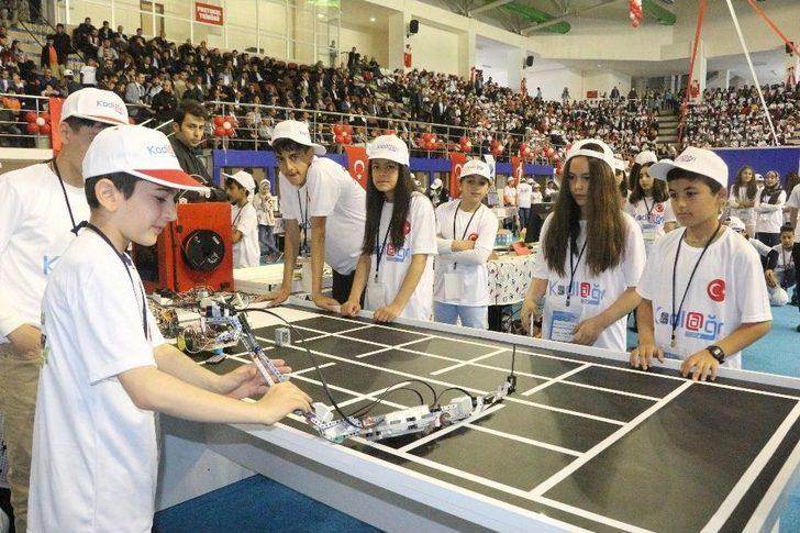 Ağrılı Öğrenci Tsk İçin Türkiye’de İlk Kodlamalı ‘drone’ Üretti G5