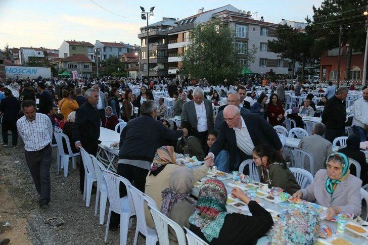 Osmangazi Mahallesi’nde 5 Bin Kişiyle İftar G2