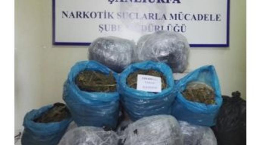 ’dur’ İhtarına Uymayan Minibüsten 121 Kilo Esrar Çıktı