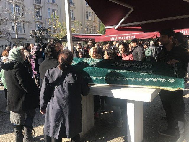 Yönetmen Mustafa Kemal Uzun İçin Teşvikiye Camii’nde Tören Düzenleniyor