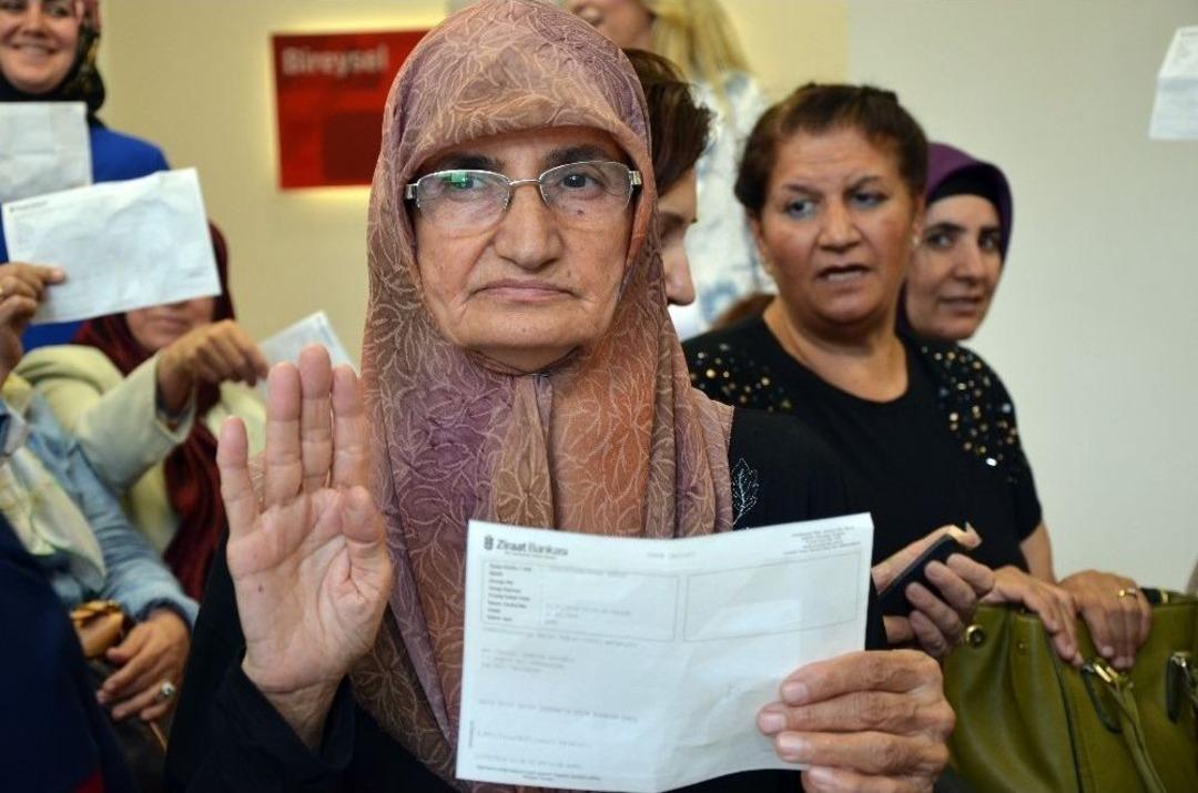 Adana&rsquo;da Cumhurbaşkanı Erdoğan&rsquo;ın Se&ccedil;im Kampanyasına Bağış Desteği