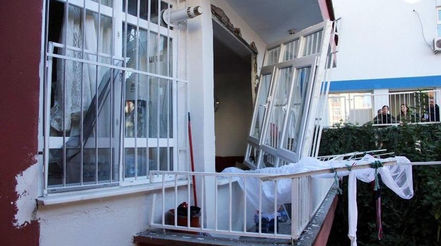 Tüp Patlayan Ev Savaş Alanına Döndü: 1 Yaralı