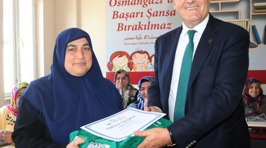 Okuma Yazma Kurslarında Sertifika Heyecanı