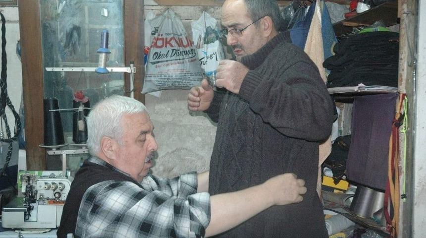 52 Yıllık Terzi Mesleğini Yaşatmaya &Ccedil;alışıyor