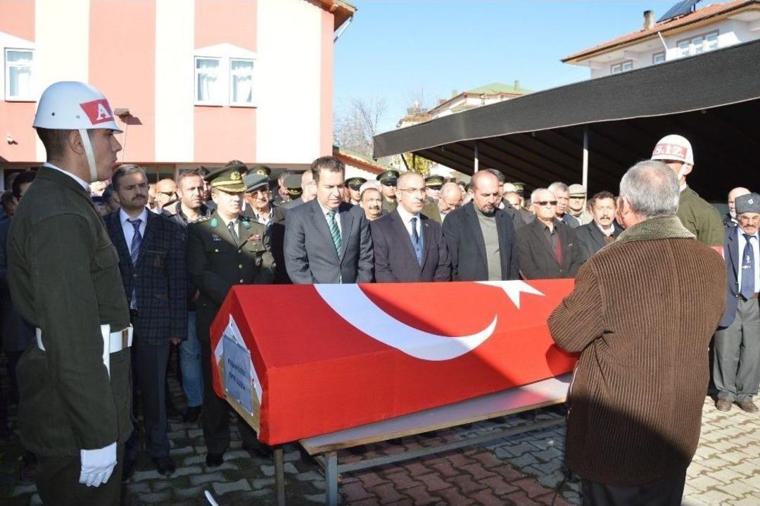 105 Yaşında &Ouml;len Kore Gazisi Toprağa Verildi